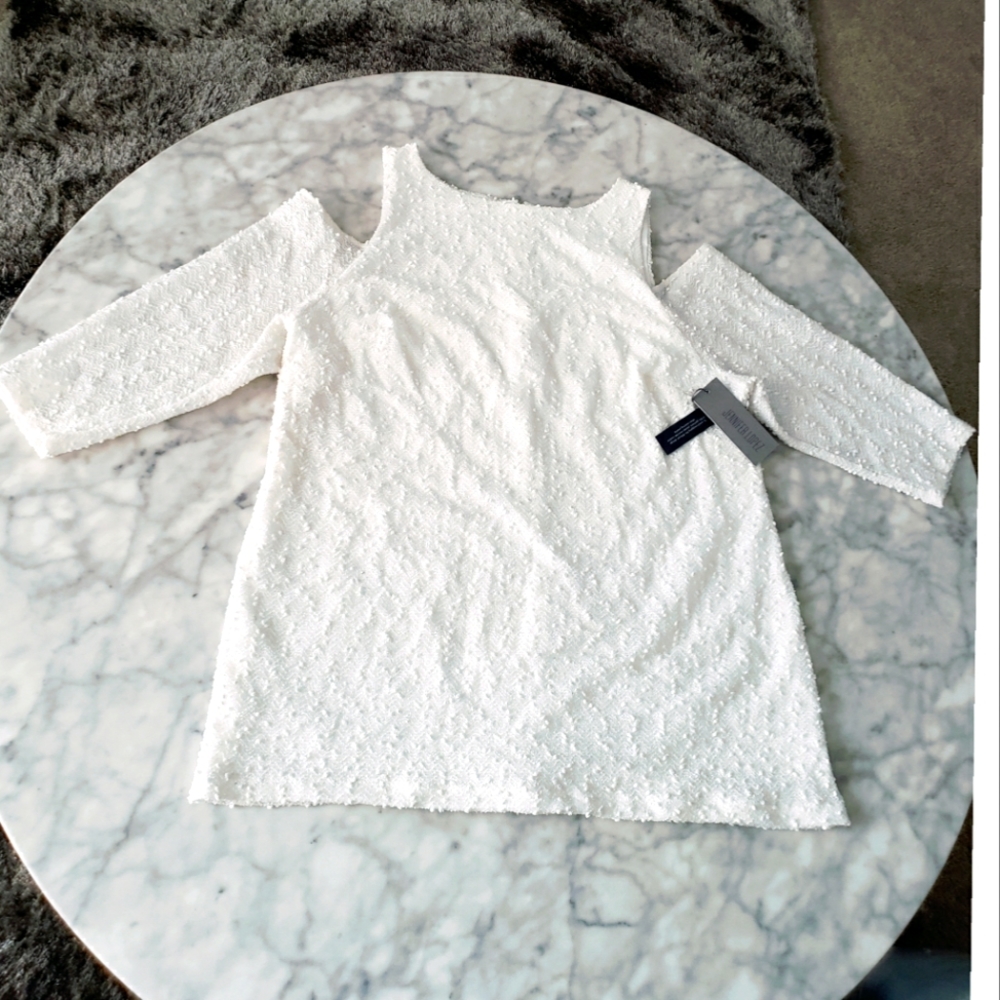 NWT Jennifer Lopez womens size 2x cold shoulder off white sweater.